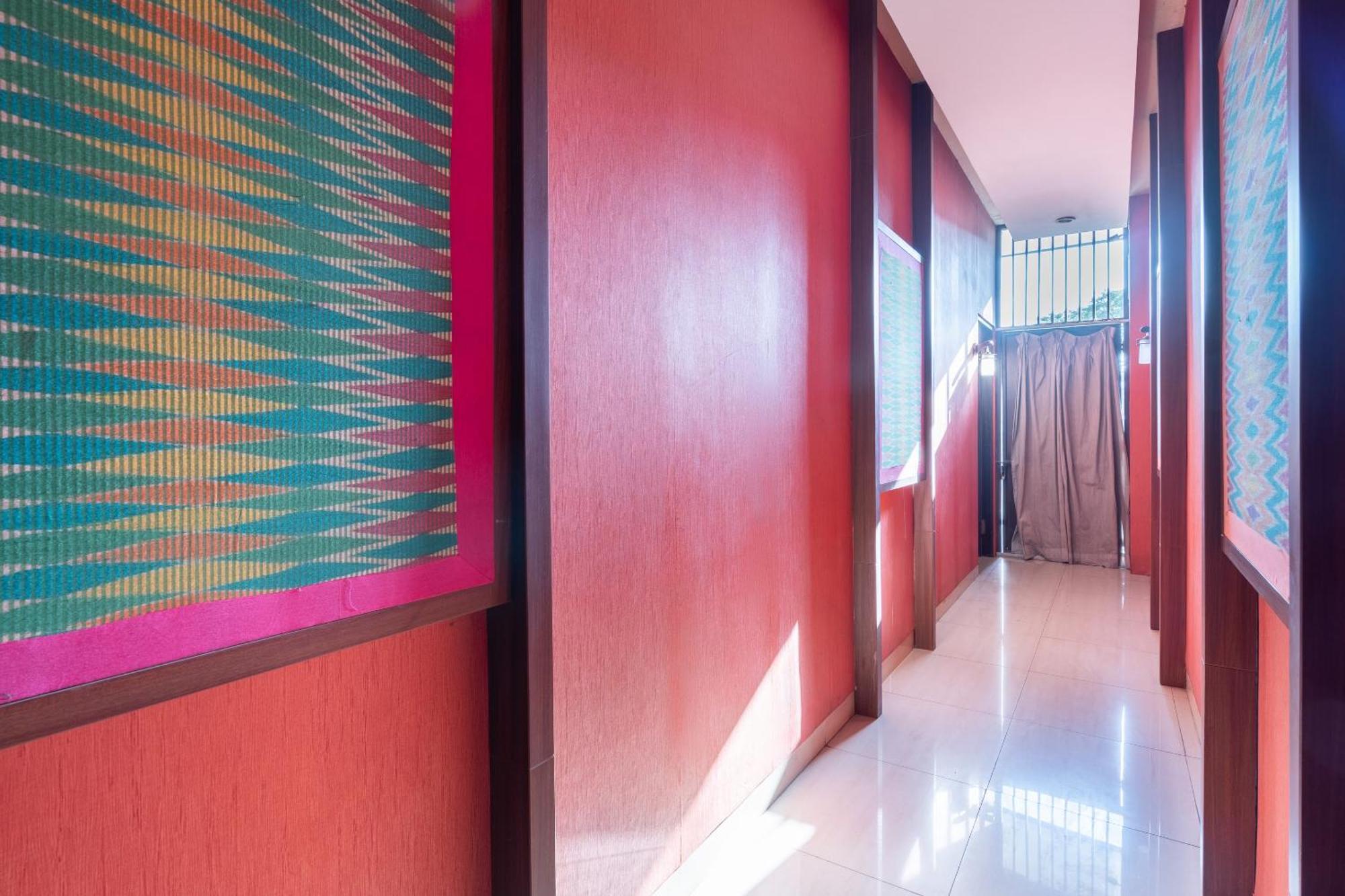 Hotel Super Oyo Flagship 91863 Metro House Surabaya Exterior foto